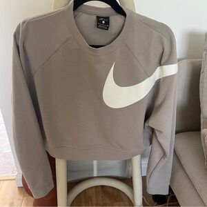 Nike SMALL women’s crop sweatshirt